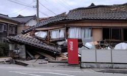 Japonya'daki deprem anı kamerada!