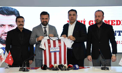 Sivasspor'un yeni teknik direktörü ile sözleşme imzalandı