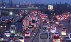İstanbul'da  trafik yoğunluğu yüzde 65'e ulaştı
