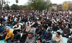 Binlerce kişi bayram namazını Ayasofya Camii'nde kıldı