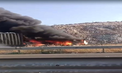 İzmir'de Trafik Kazası Sonucu Çıkan Yangın Korkuttu