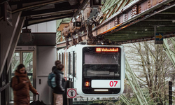 Dünyanın En Eski Elektrikli Askılı Treni Almanya'da