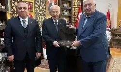 MHP’li Yönter’den Devlet Bahçeli ile silahlı poz!