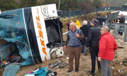 Isparta'da Yolcu Otobüsü Devrildi, Çok Sayıda Yaralı Var