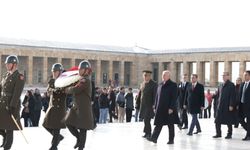 Kamu Başdenetçisi Akarca, Anıtkabir'i Ziyaret Etti