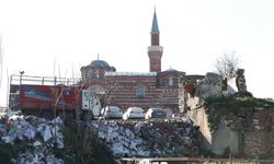 Tarihi Camii Çevresindeki Sorunlar Gündemde