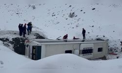 Erzincan'da Yolcu Otobüsü Şarampole Düştü