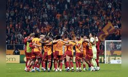 Galatasaray, İlk Yarının Zirvesinde