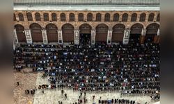 Emevi Camii'nde İkinci Cuma Namazı Kılındı