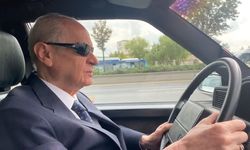 Bahçeli Klasik Otomobiliyle Ferdi Tayfur'u Anarak Duygusal Bir An Yaşadı