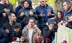 Ferdi Tayfur'un Kabri Ziyaretçi Akınına Uğradı