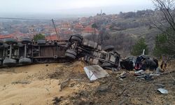 Şarampole Devrilen TIR'ın Şoförü Yaralandı