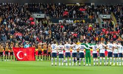 Acun Ilıcalı, Hull City-Leeds United Maçında Türk Bayrağını Vurguladı