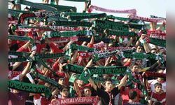 Kocaelispor Taraftarları, Antalyaspor'un Cezasına Destek Verdi