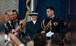 Melania Trump'ın Yemin Töreni Kıyafetleri: Gücün ve Alçakgönüllülüğün Simgesi