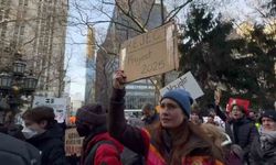 New York'ta Büyük Protesto: Trump ve Musk Hedefte