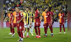 Galatasaray ve Fenerbahçe, Tarihi Derbide Karşı Karşıya Geldi