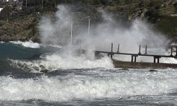 Bodrum'da Fırtına Nedeniyle Feribot Seferleri İptal Edildi