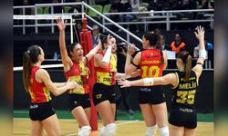 Göztepe ve Karşıyaka Voleybol Takımları Evinde Kazandı