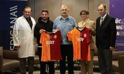 Galatasaraylı Futbolcular, Kanser Günü İçin Farkındalık Yaratıyor