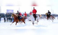 Erzurum'da Kar Üstünde Heyecan Dolu At Yarışları Gerçekleşti