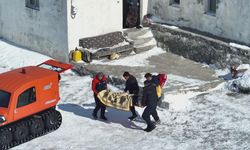 Kapalı Yolda Hastaya Paletli Ambulansla Müdahale