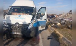 Ankara'da Trafik Kazası: Öğrenci Servisi ve Hafif Ticari Araç Çarpıştı