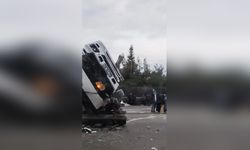 TIR Kazası Nedeniyle Yol Trafiğe Kapatıldı