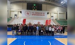 Futsal Finali Sonrası Takımlar Halayda Buluştu