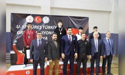 Kütahya'da U-17 Güreş Türkiye Grup Müsabakaları Tamamlandı