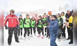 Türkiye'nin İlk Kar Hentbol Şampiyonası Erciyes'te Gerçekleşti