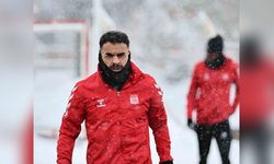 Sivasspor, Kar Yağışı Eşliğinde Antrenman Gerçekleştirdi