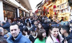 Eminönü'nde İftar Alışverişi Yoğunluğu Artıyor