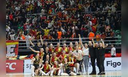 Göztepe ve Karşıyaka, Voleybol Finallerine Yükseldi