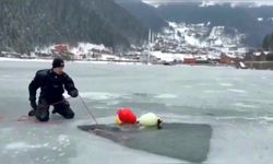 Uzungöl'de Jandarma SAK Timi Buz Altı Dalış Tatbikatı Gerçekleştirdi