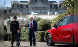 Trump, Tesla Hisseleriyle Musk'a Destek Verdi