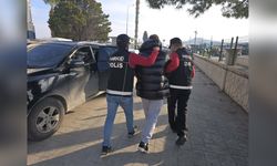 İzmir'de Kırmızı Bültenle Aranan Şüpheli Ele Geçirildi