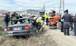 Ehliyetsiz Sürücü ile Traktör Arasında Kaza: İki Kişi Yaralandı