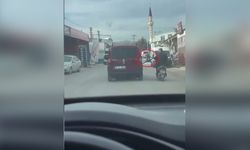 Arızalanan Motosikletin Sürücüsü Emniyet Kemerine Tutunarak Bekledi