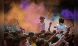 Hindistan'da Baharın Gelişi 'Holi' Festivaliyle Coşkuyla Kutlandı