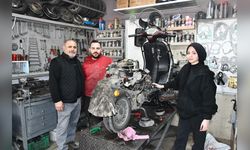 Genç Kız Motosiklet Tamirinde Usta Oluyor