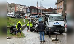 Trabzon'da Şiddetli Yağışlar Araçları Suya Gömüyor