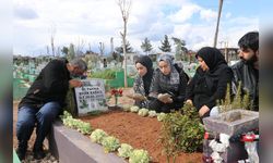 Rojin'in Babası Mezarı Başında Doğum Gününü Kutladı