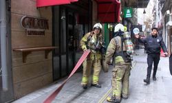 İstiklal Caddesi'ndeki Tarihi Suriye Pasajı'nda Yangın Çıktı