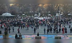 Columbia Üniversitesi'nde Öğrencilerden Gözaltı Protestosu