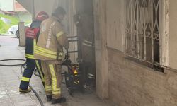Avcılar'da 4 Katlı Binada Yangın: İşçi İtfaiye Ekipleri Tarafından Kurtarıldı