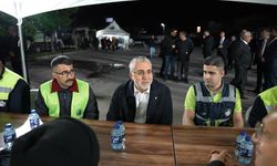 Bakan Işıkhan İşçilerle Bir Araya Gelerek Taleplerini Dinledi