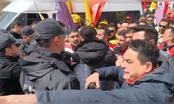 Kars'ta 1 Mayıs Yürüyüşünde Anlık Gerginlik Yaşandı