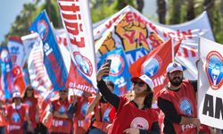 Antalya’da 1 Mayıs Emek ve Dayanışma Günü Coşkuyla Kutlandı