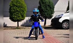 6 Yaşındaki Yağız, Babasıyla Başlayan Tutkusunu Motor Yarışlarına Taşıyor